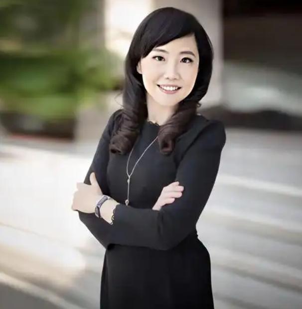 惹谁不好，非要惹现在的尹乃菁！ 民进党突然拿郑丽文访陆的480万新台币经费大