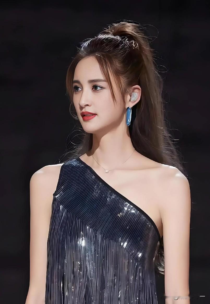 《老舅》最不靠谱的，不是男主崔国明，也不是他哥们儿郭大炮，而是他那个连自