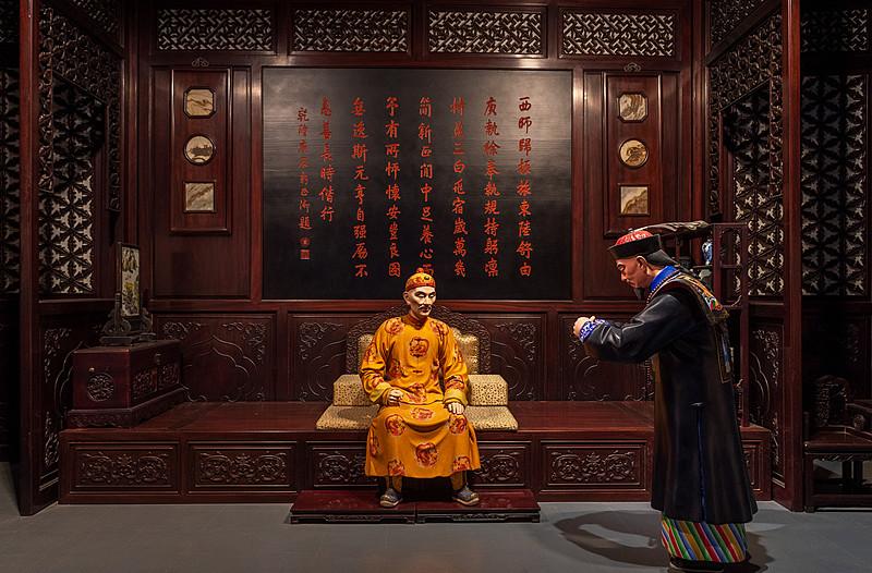 晚年的乾隆到底有多昏庸?晚年乾隆昏聩，将盛世家底挥霍殆尽。85岁