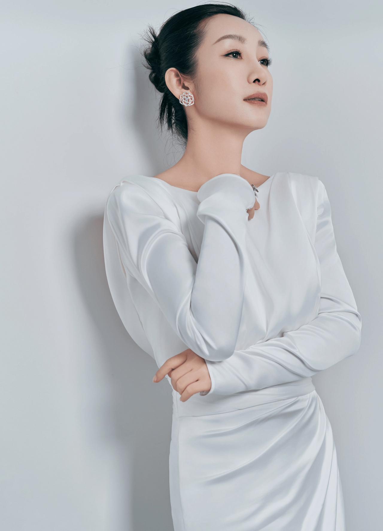 现在提起章子怡，秦海璐最先想到的不是啥大明星光环，而是中戏宿舍里那盒冒着热气的家