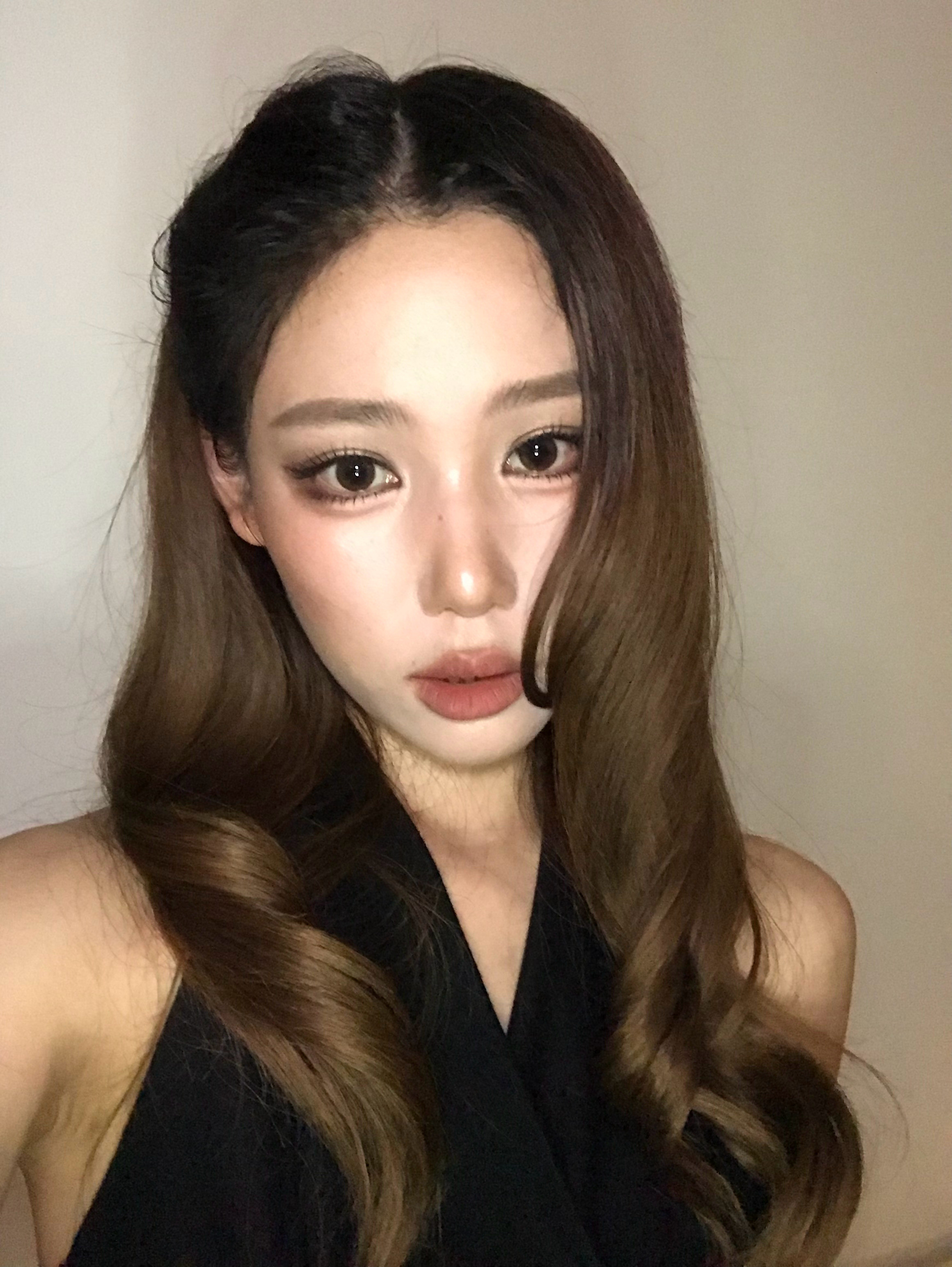 高智姐感妆画完这个妆就感觉不太对好像中暑了浑身酸痛​​​