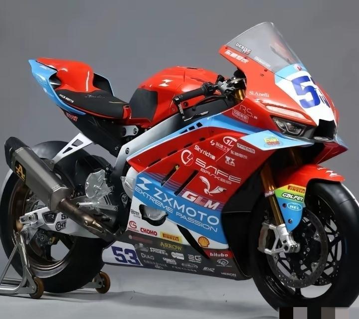 张雪机车拍卖疯了！45秒直接干到500万封顶张雪那台冠军机车拍卖，真的刷新