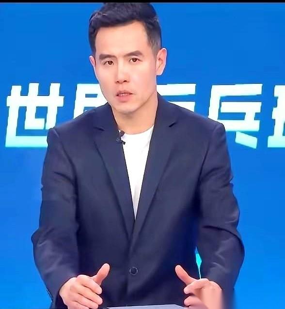 今晚看女乒，看得我有点恍惚。最让人绝望的，不是输，而是对手打完你，甚至连汗都没