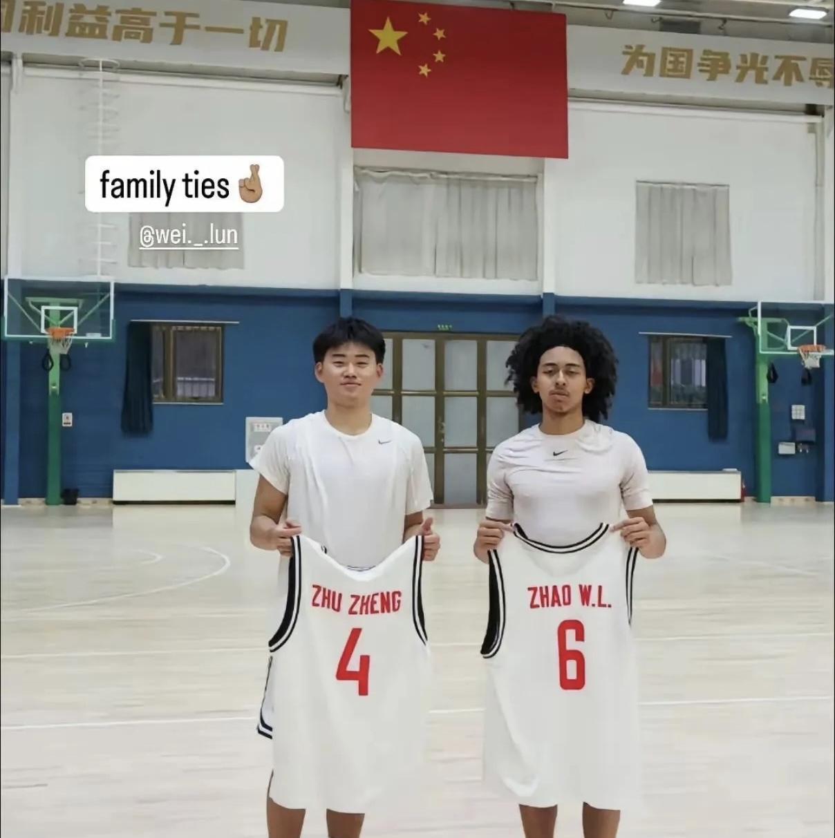 赵维伦和朱正静态天赋对比，谁是未来男篮一号位的答案？赵维伦：19岁，身高1.8