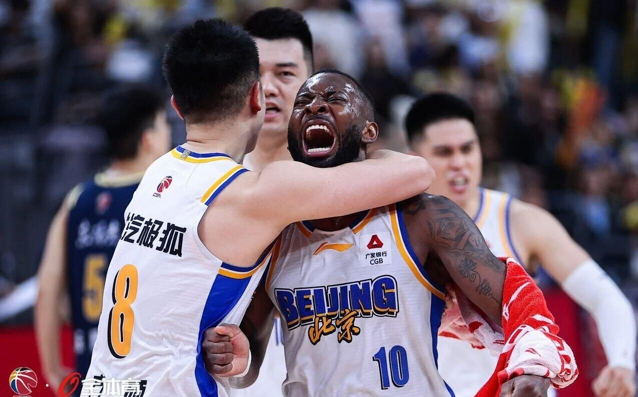 很精彩！！北京95-90青岛，北京队三巨头的表现！！！周琦：罚球依旧不稳定