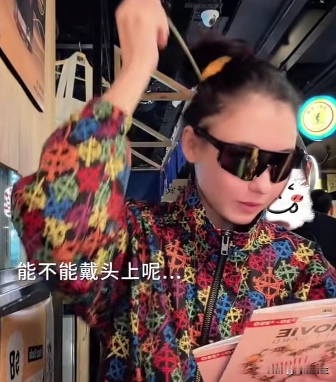 这一波操作，真是无声胜有声前脚谢贤那个前女友才出来爆猛料，说当年谢霆锋结婚