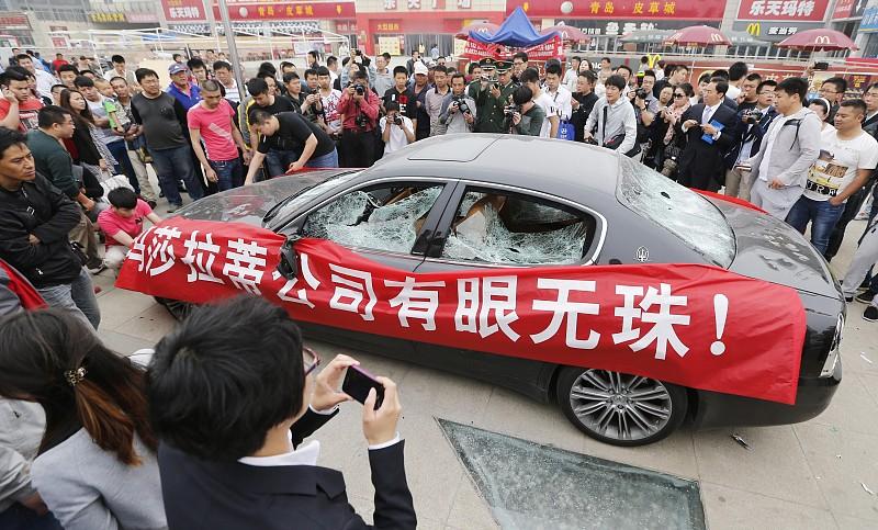 华为和车企又闹风波：华境S陷集体维权风波，车主提车仅20天即遇硬件改款近日，上汽通用五菱联合华为乾崑
