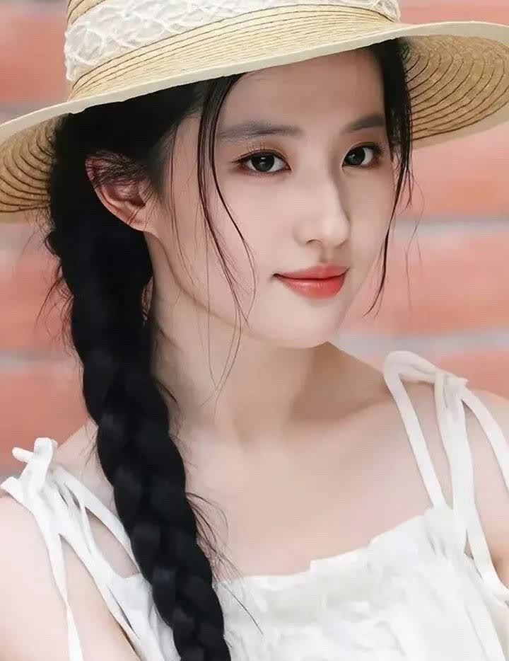 刘亦菲简直无妄之灾白·玉兰想要热度，肯定之前给过刘亦菲得奖的意思