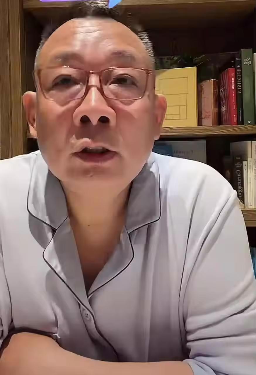 于东来，我奉劝你一句，做人别太嚣张！你知不知道你给别人每人退3000块钱，你