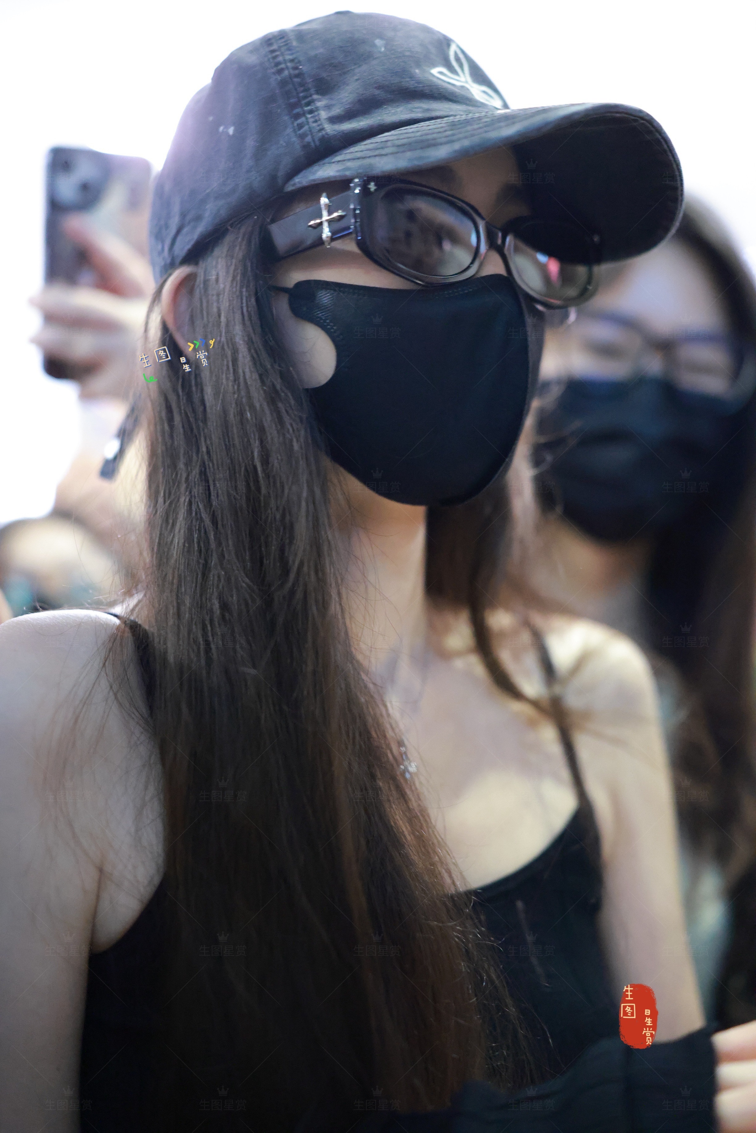 黑超娜扎炸街了💥古力娜扎最新上海到达生图