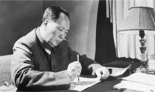 1950年，毛人凤要抓“国防部”参谋次长吴石，但吴级别高，需要老蒋批示，当毛向蒋