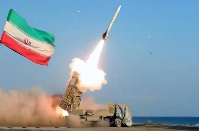 伊朗或许已经拥有核弹，这是其态度强硬的底气。600名俄罗斯核专家常驻伊朗，可