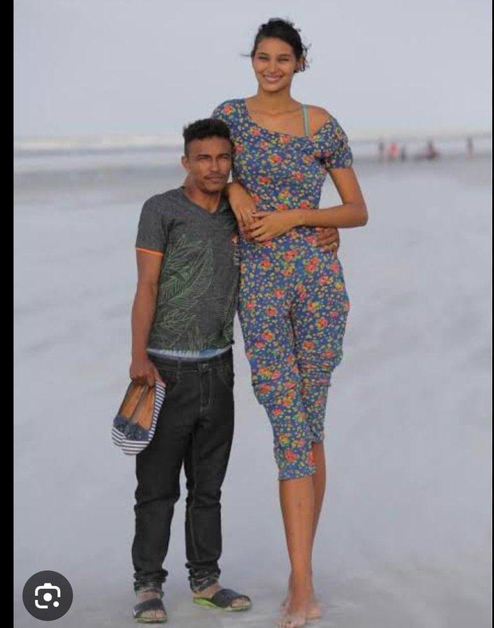 最萌身高差。巴西最高的女人、模特ElisanidaCruzSilva，身高