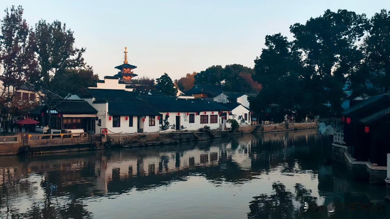 意料之中，周二武汉地铁客流量未达400万人次，为392万多[呲牙笑][呲牙笑][呲牙