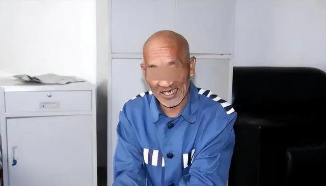 60岁老人犯罪被判刑进监狱，根据《中华人民共和国监狱法》第六十一条规定，有劳动能
