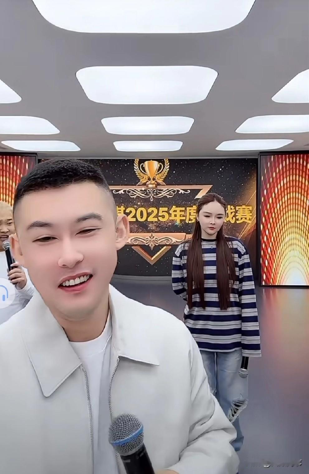 醋王随礼10万元，阿厦为避嫌拒绝参加刘老板活动！   