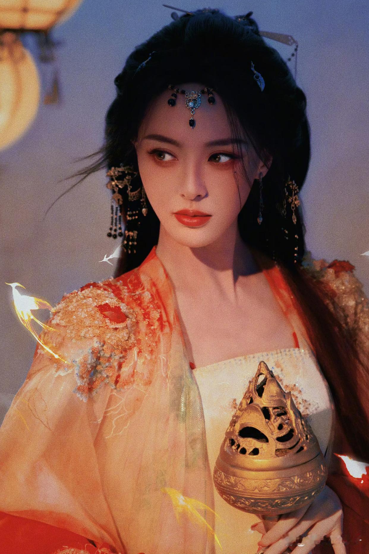 1.唐嫣在香江那边与大佬真的有过故事，她跑回来后每年都在花重金捂消息，其中猫腻可