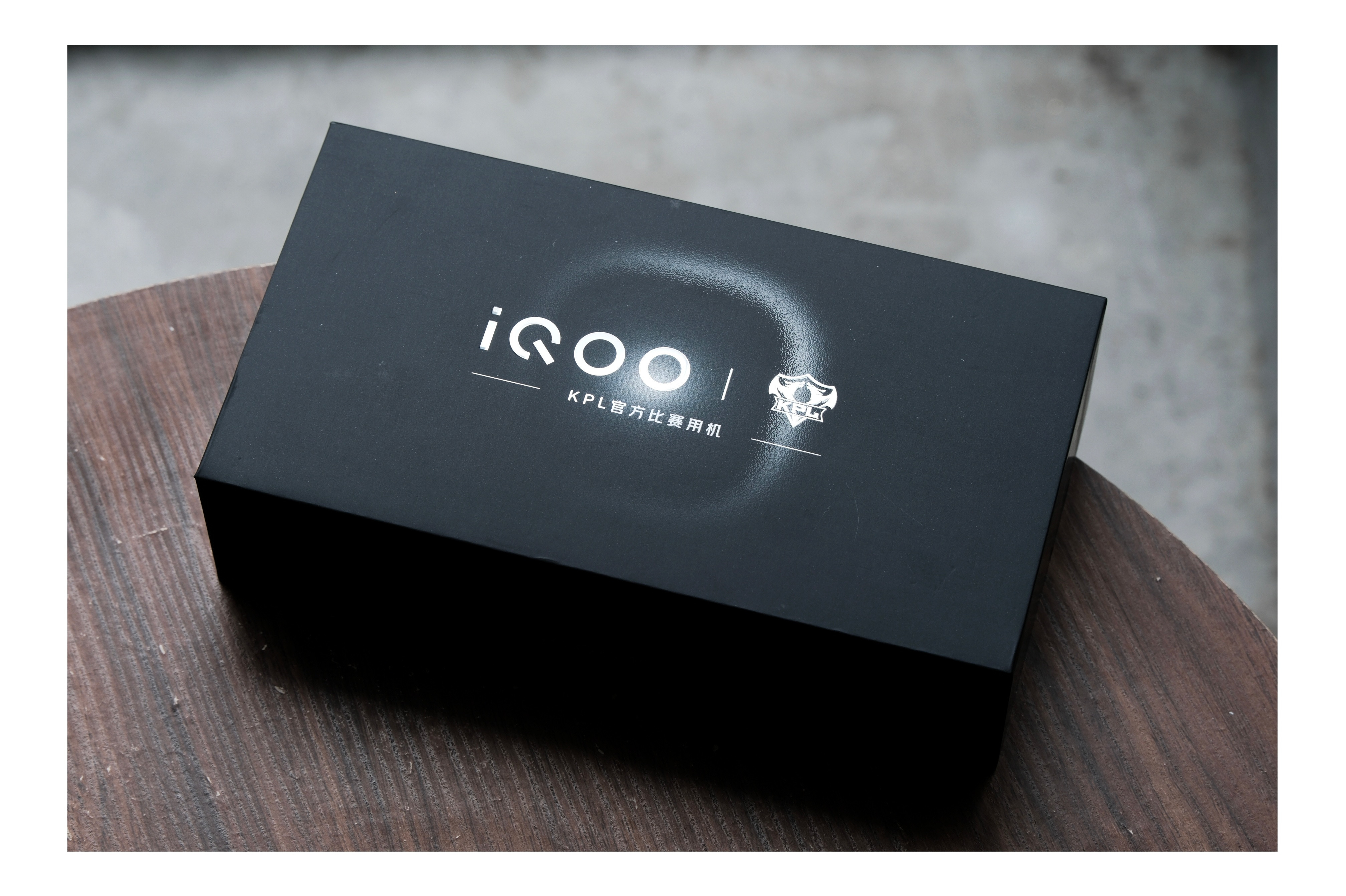 iQOO15「凌云」上手，实话实说，这是下半年目前为止我最喜欢的机型和配色！无