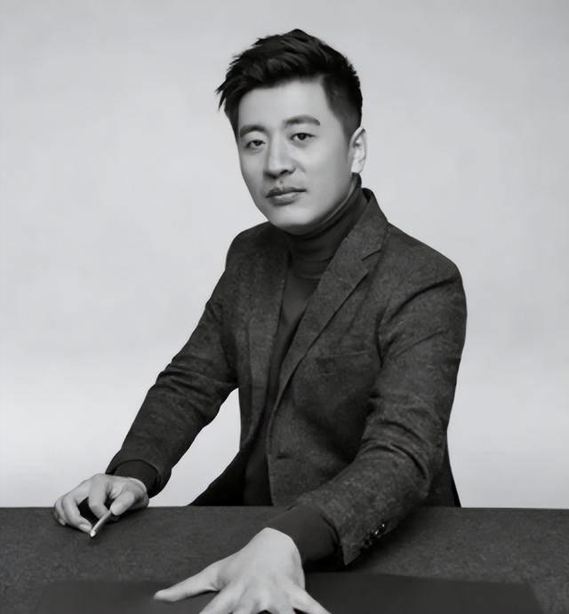 世事无常，送别张雪峰。1、去年高考前后，还讨论过张雪峰的争议，教育平权和抹平信息