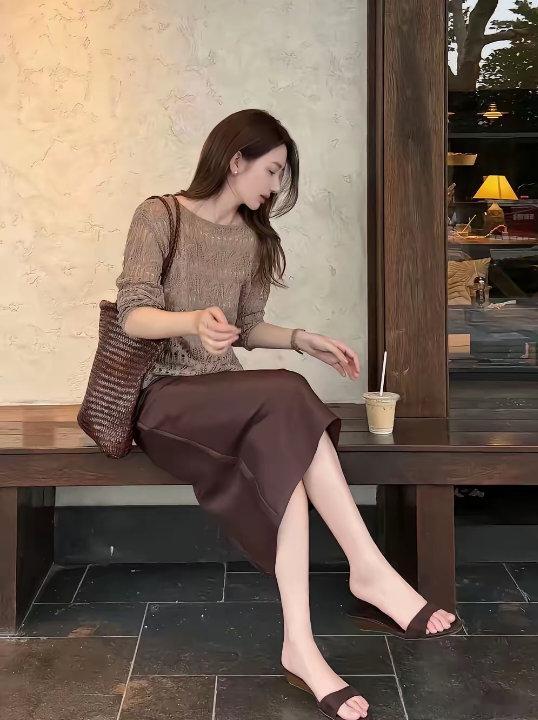 在路边喝咖啡都是最美丽的风景