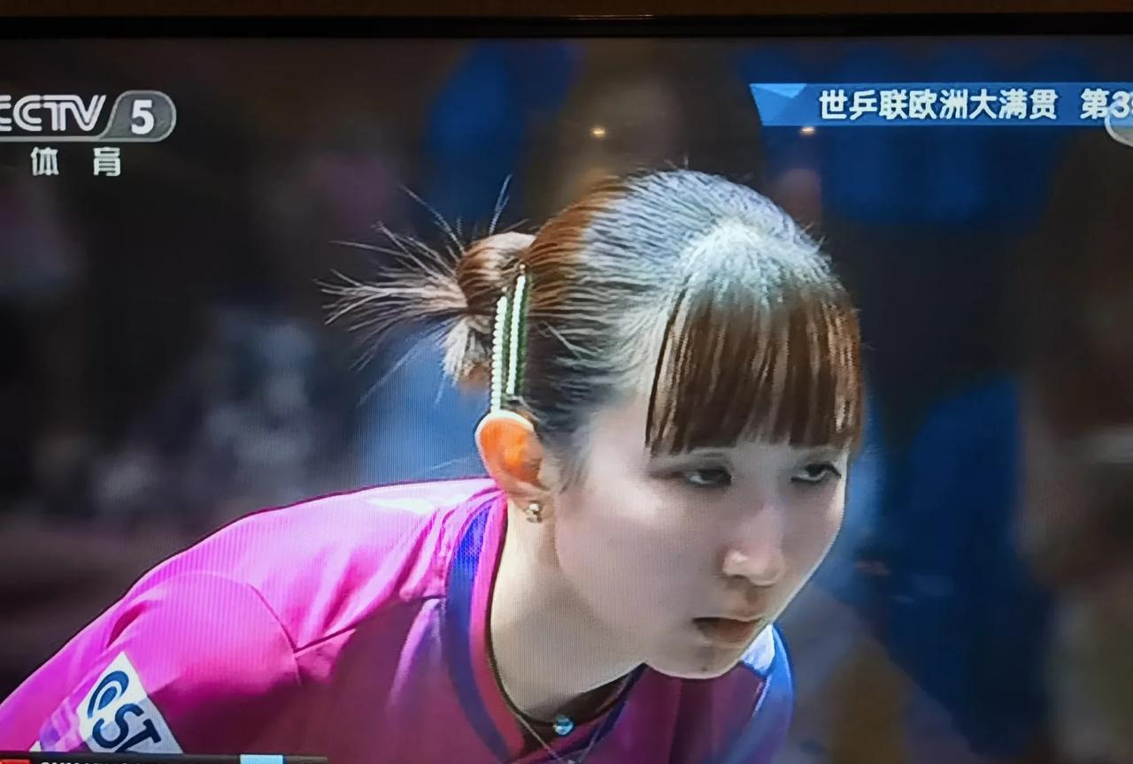 早田希娜，她不但长得漂亮，乒乓球打的好，更主要的是她非常尊重对手！比赛中，无论是