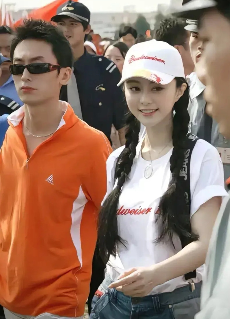 纯正的中国血统能美成这样的也确实只有范冰冰了，尤其是她的眼睛和鼻子，真绝，
