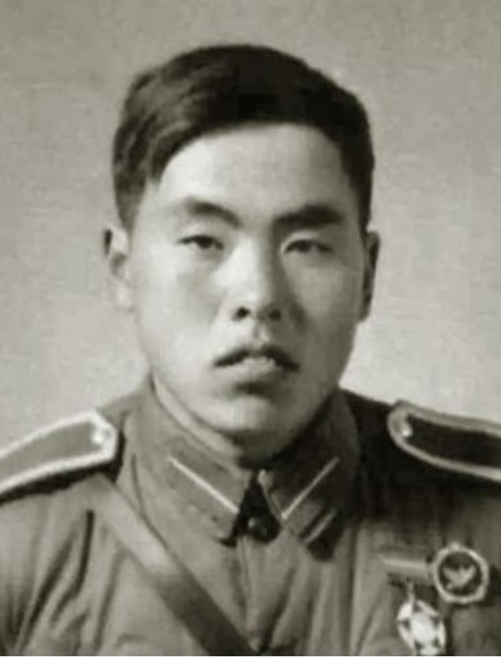 彭成禄，四川隆昌人出生于1930年10月28日于1951年4月参加革命在新兵