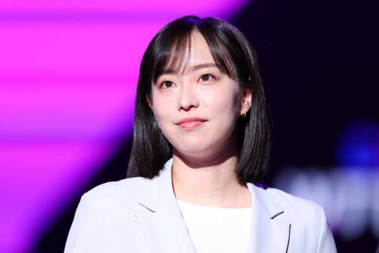 32岁石川佳纯谈结婚理想型: 喜欢运动、一起享受高尔夫、有幽默感