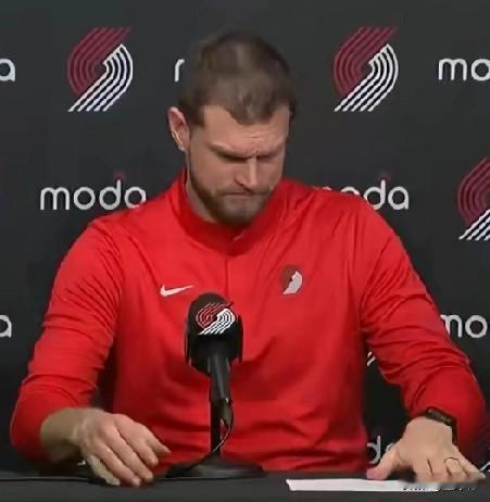 耐心！斯普利特谈杨瀚森没上场：“很多时候，我们需要根据情况调整。”“杨瀚