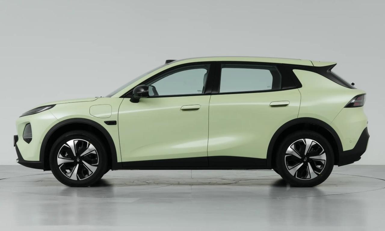 这三款车，你会怎么选？元UP，纯电续航301km，7.48万起，快充0.5h；