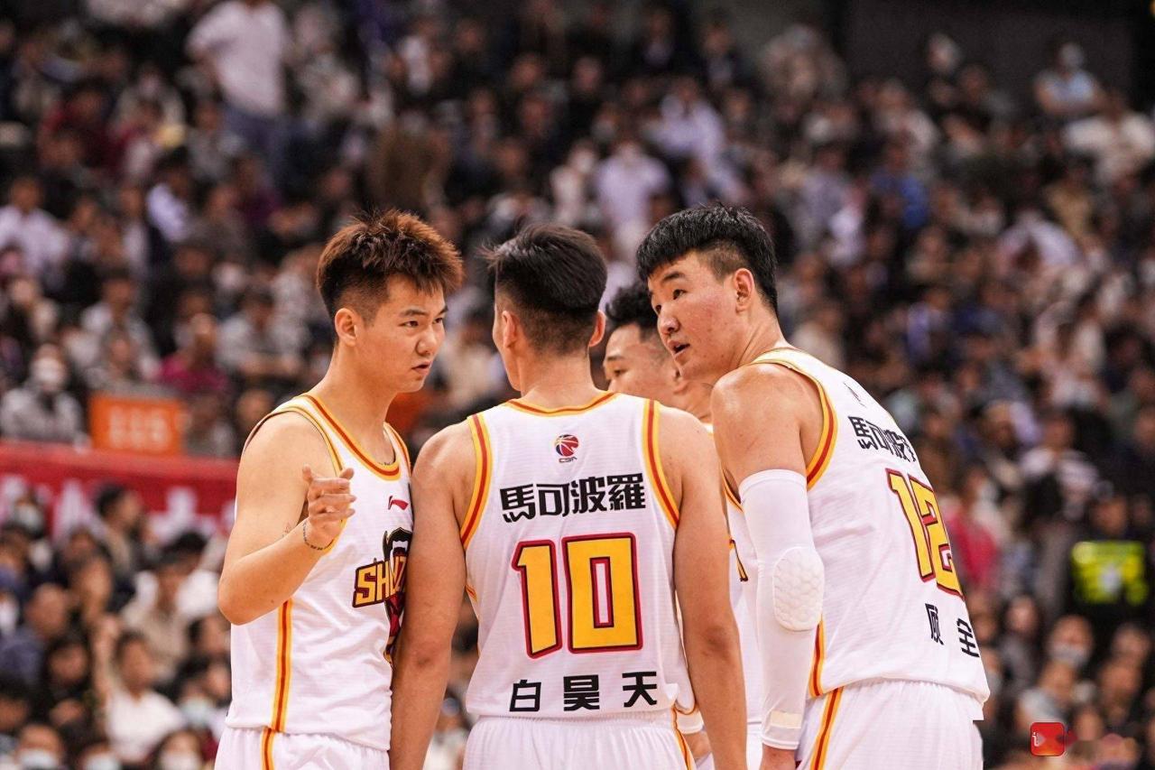 上海和广厦两队的夺冠梦会彻底破灭？还真有这种可能，本赛季这两支球队又迎来了全新的