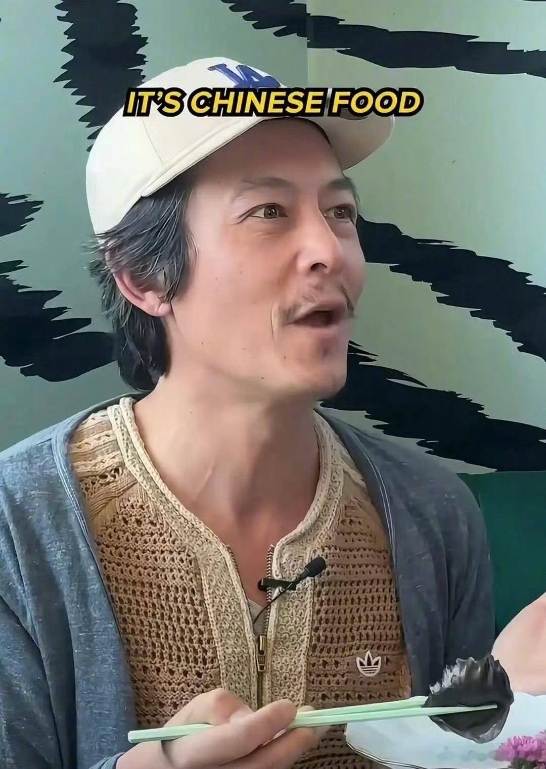 其实，陈冠希也算80后，现在也才45岁。娱乐圈有一大把比他年纪还大的男艺人，但沧