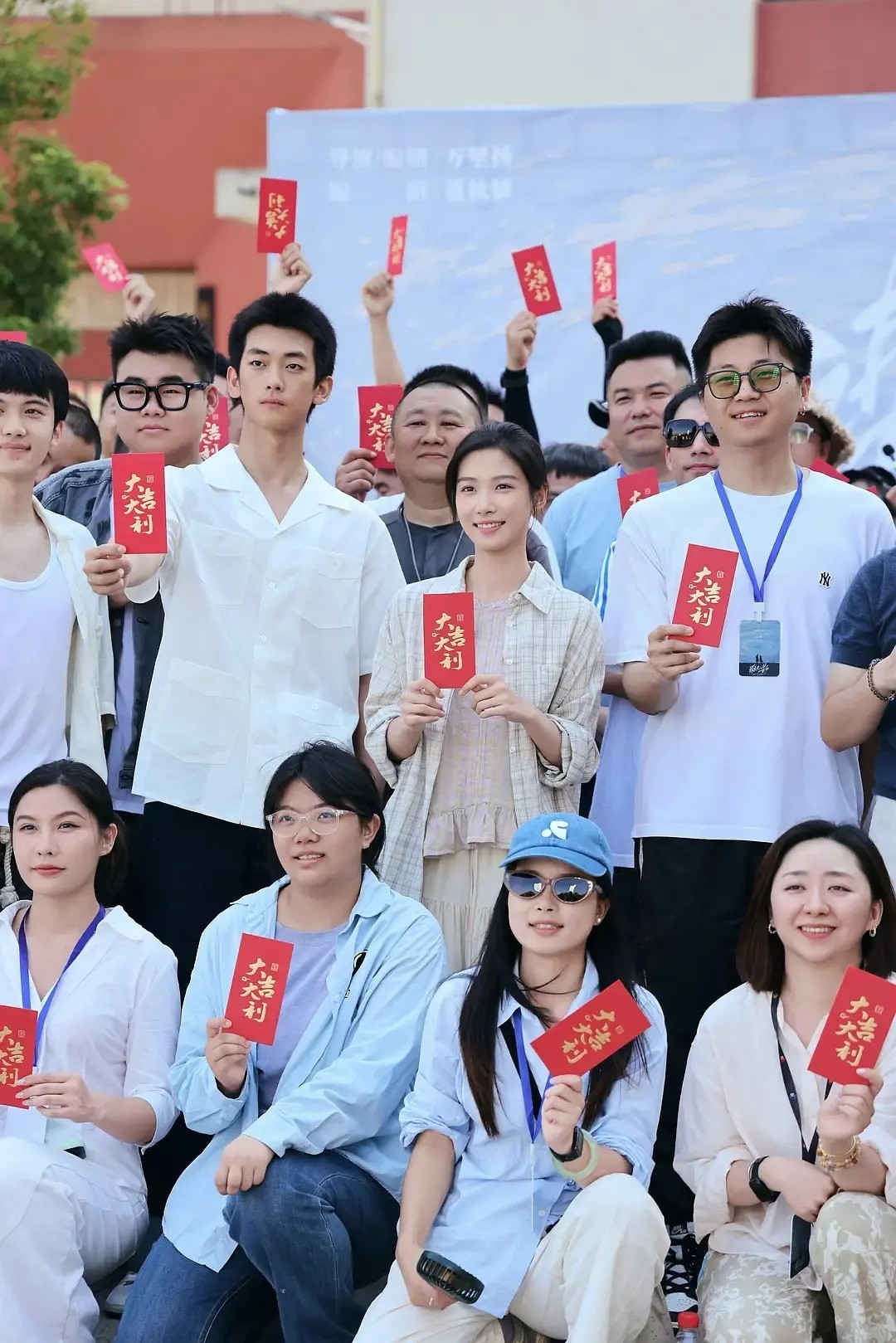 好朴素的造型，好素人的男主，最后票房能有5000万吗