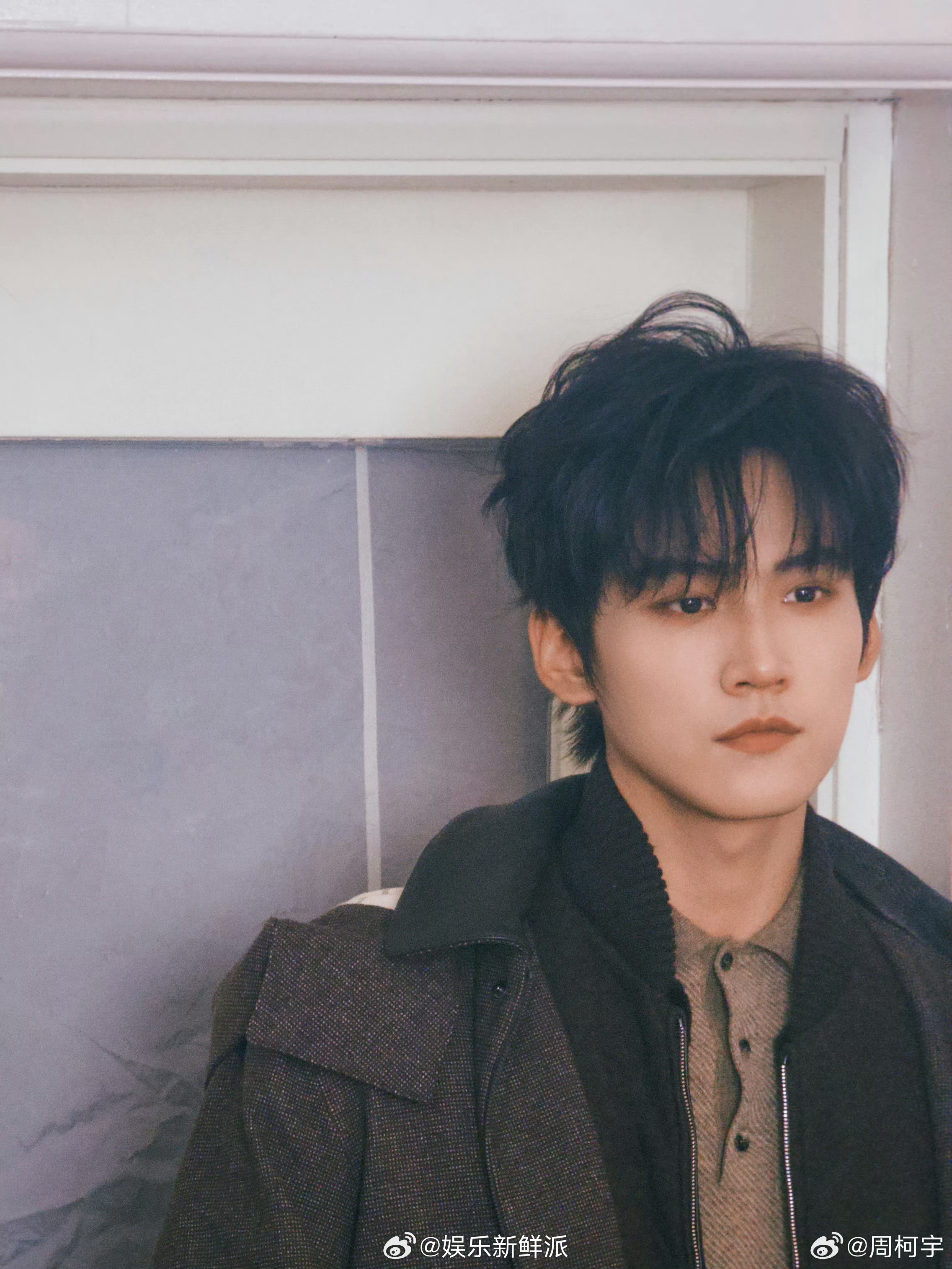 派酱安利周柯宇做回现代人回归现代人了，真是现代古代精彩好时尚好权威的一张脸