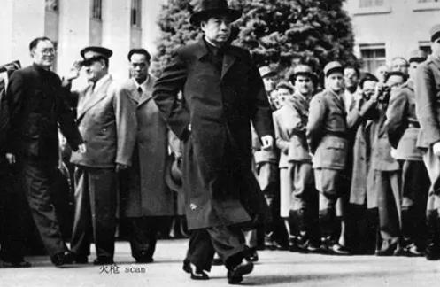 1938年，周恩来派出一名女特工打入国民党高层，谁知她竟嫁给了国军高官！身份暴露