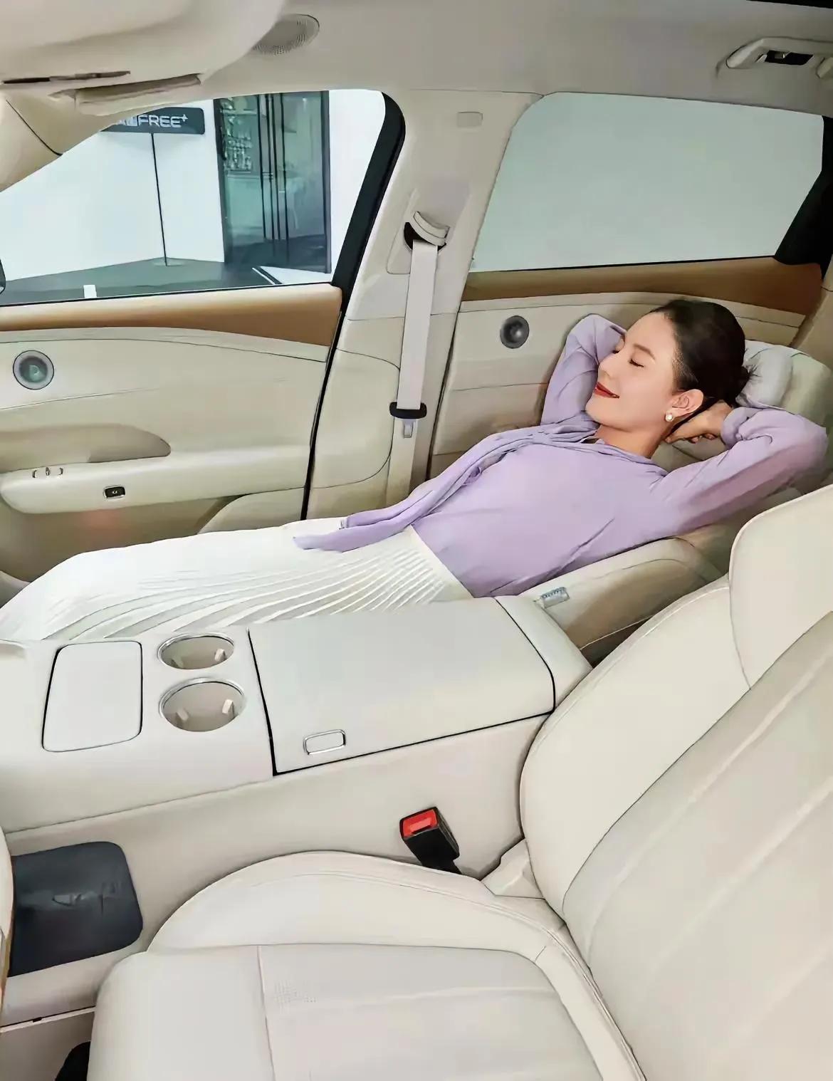 听卖车金牌一句劝，​2025年买车不纠结：1.通勤用，纯电车！2.短途用，混