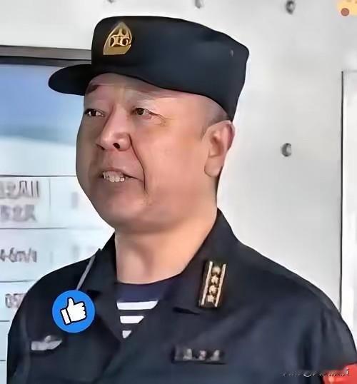 福建舰舰长，是真狠人！厉害到什么程度？据说当年他开着沈阳舰去小日子周边溜达，连睡