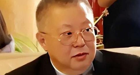 2019年，香港商人散尽家财支持香港暴乱，甚至贷款500万，只为配合美西方“反华