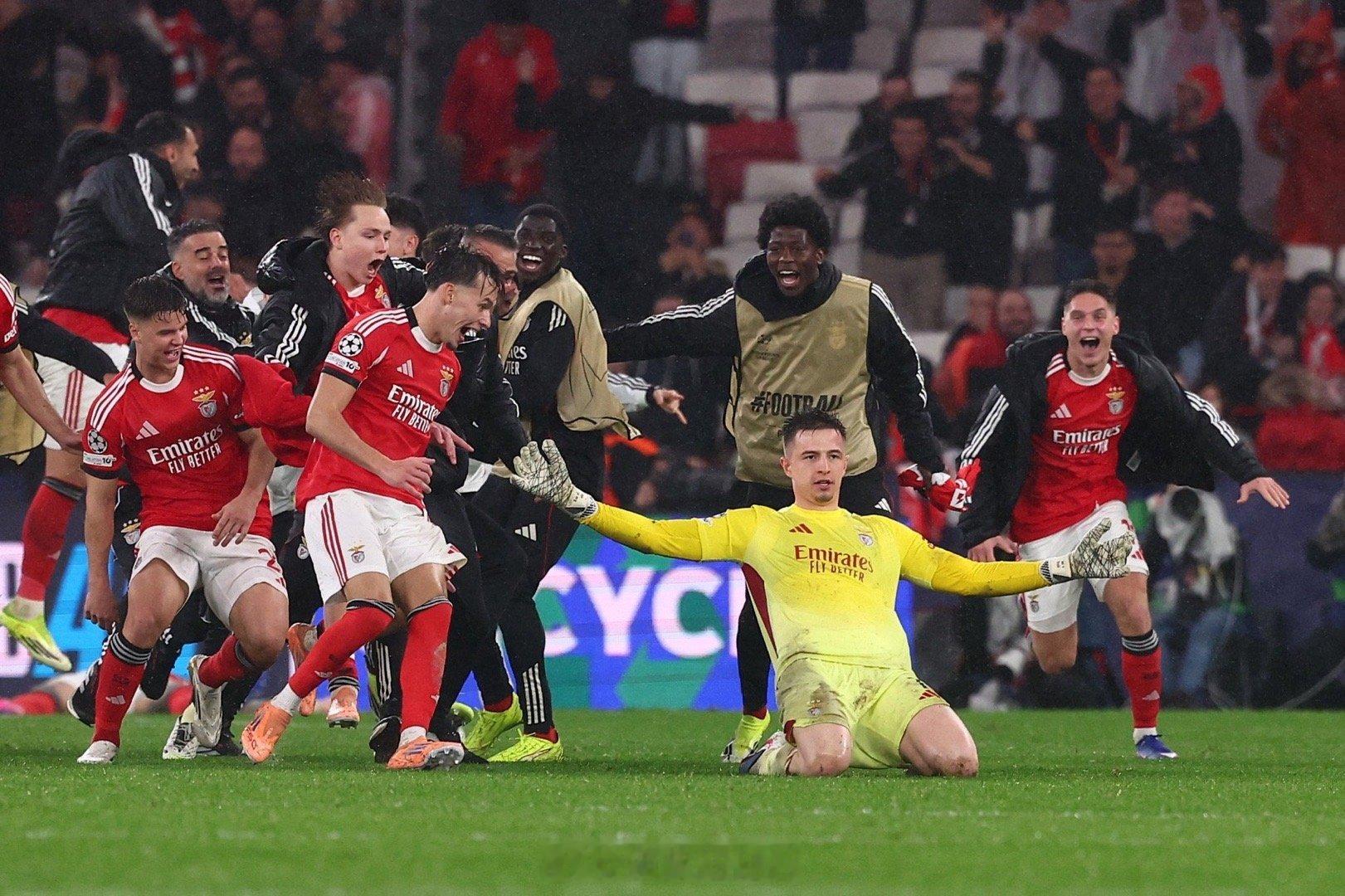 本菲卡这个门将补时绝杀太神奇了，就靠这个进球以净胜球优势，挤进了欧冠资格赛。甚至