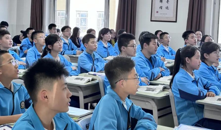 初中阶段，真正的学霸都有这五个特征！1、真正的学霸基本上是没有粗心这个问题的