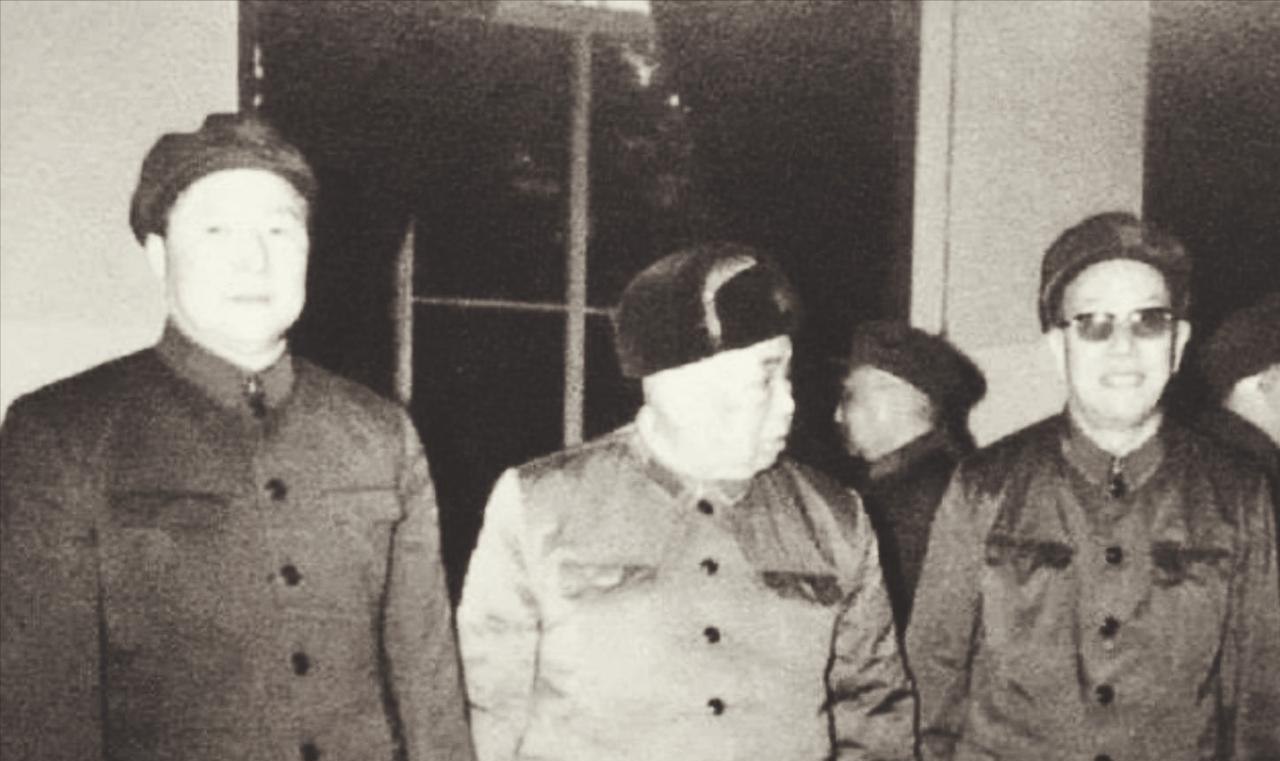 1975年，总后政委郭林祥少将奉命，前去西北赴任。和以前一样，他没有选择带老秘书
