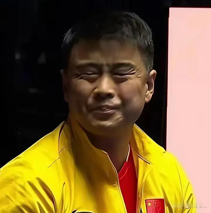 现在最难受最尴尬的就是男队主教练王皓了！也不知道是美国大满贯太难打了，还是国乒