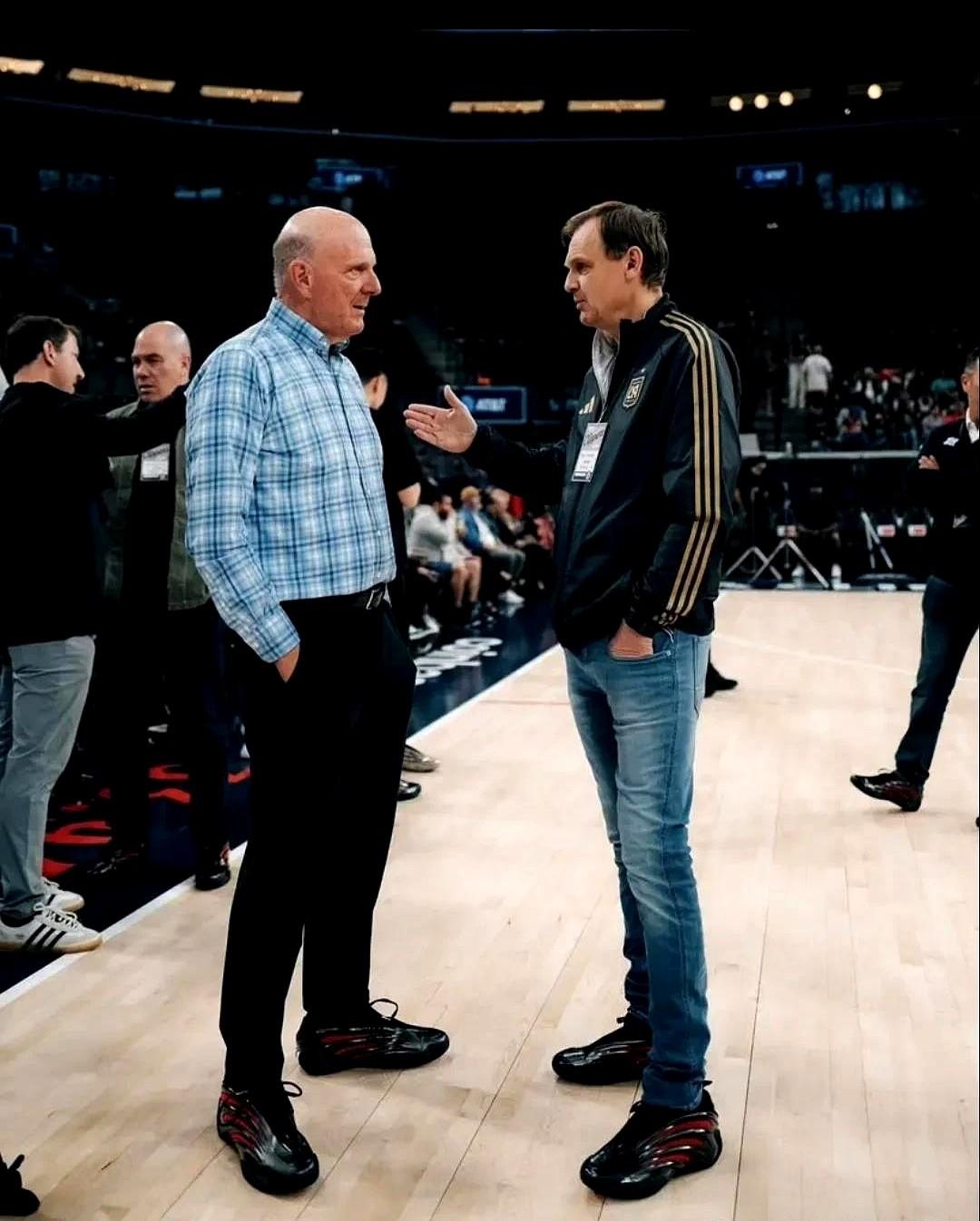 鲍尔默真的已经忍无可忍了！快船战绩惨淡，鲍尔默考虑交易浓眉救局。浓眉能补强内