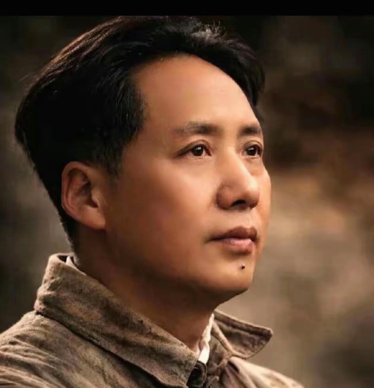 从三十万打的只剩下三万的危险境地，这也是集体的“智慧”吗！还是这个集体在毛主席领