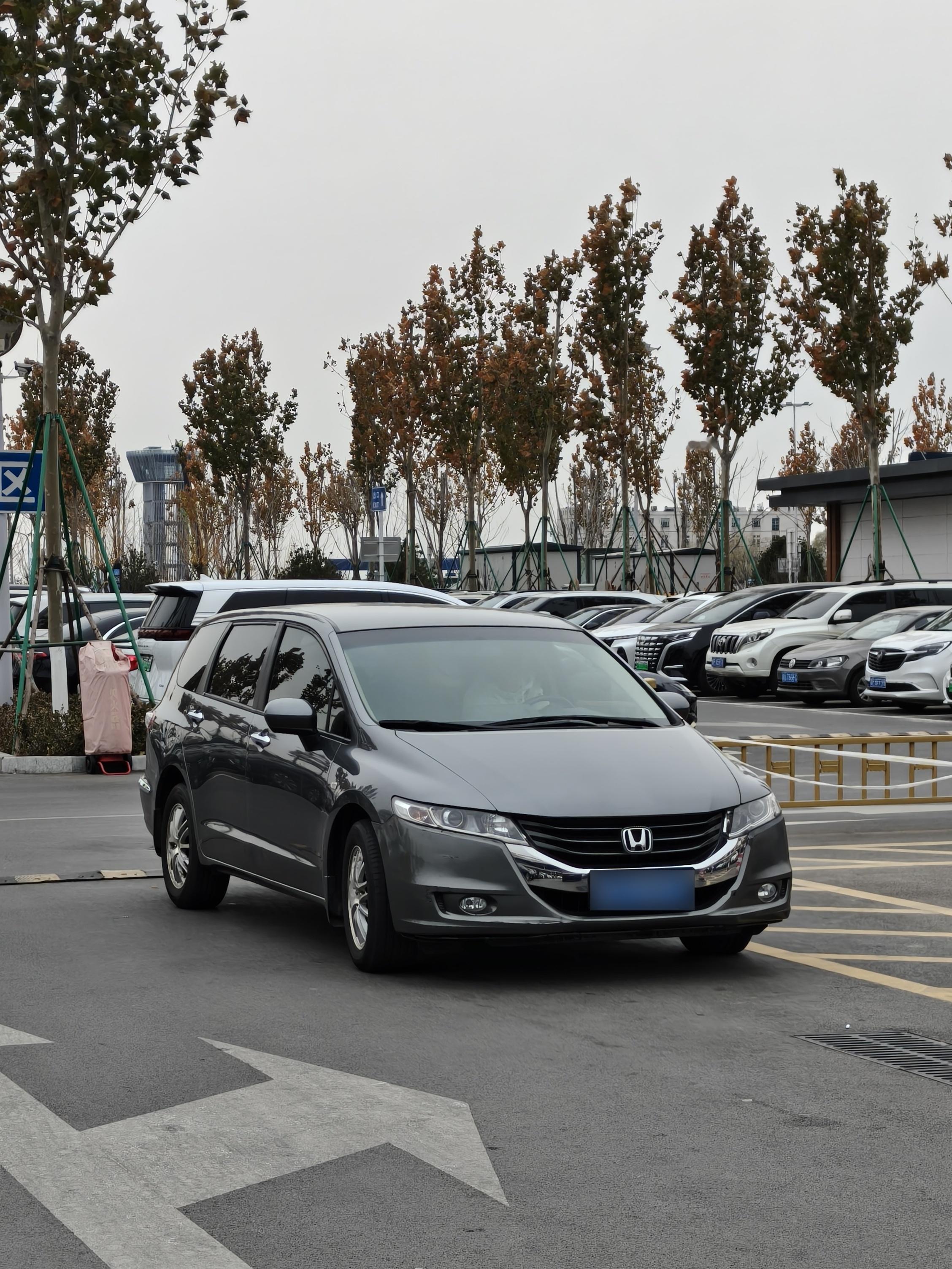 同样K24➕5AT，RB3奥德赛开着动力系统比8代雅阁积极多了，代步很轻快，而且