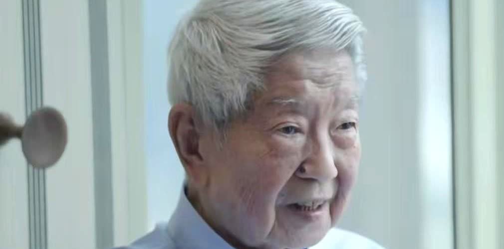蔡澜说：“别看我有61个女友，但是有一个女人始终看我不顺眼，还会暗戳戳的讽刺我，