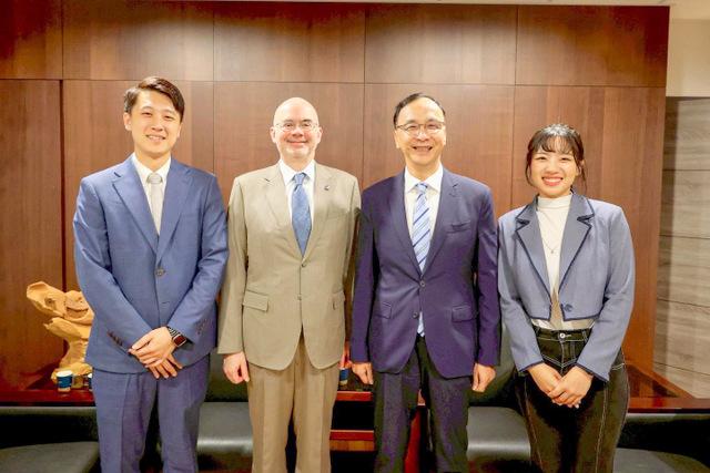 施压军购预算？美国驻台官员昨会晤朱立伦国民党籍“立法院长”韩国瑜15日召集朝野