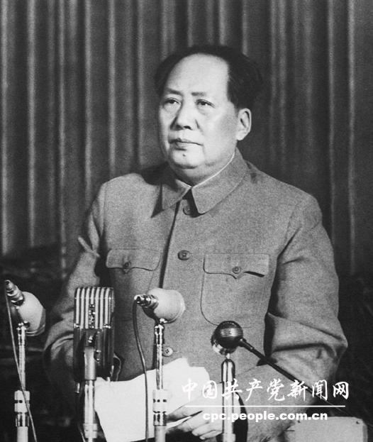 有一次，一位西方记者采访毛主席，问了一个让众人为难的问题，“主席先生，新中国建立