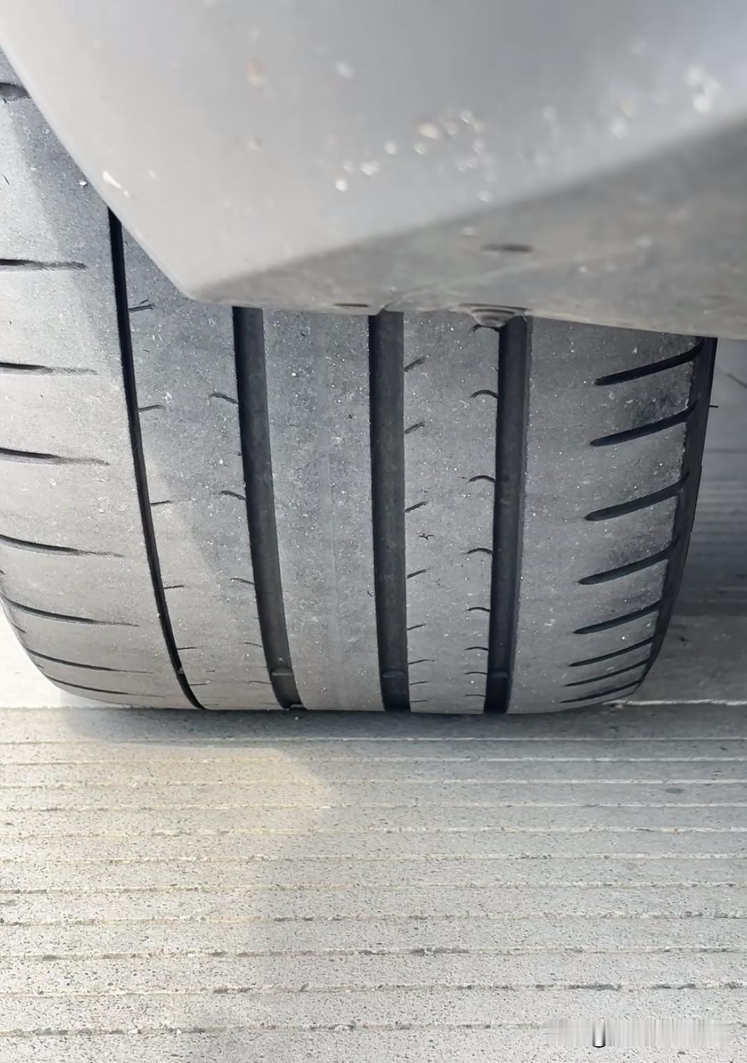 换胎还是再跑跑现在3年了，6.5万公里，原厂PZERO轮胎，是再开开，还