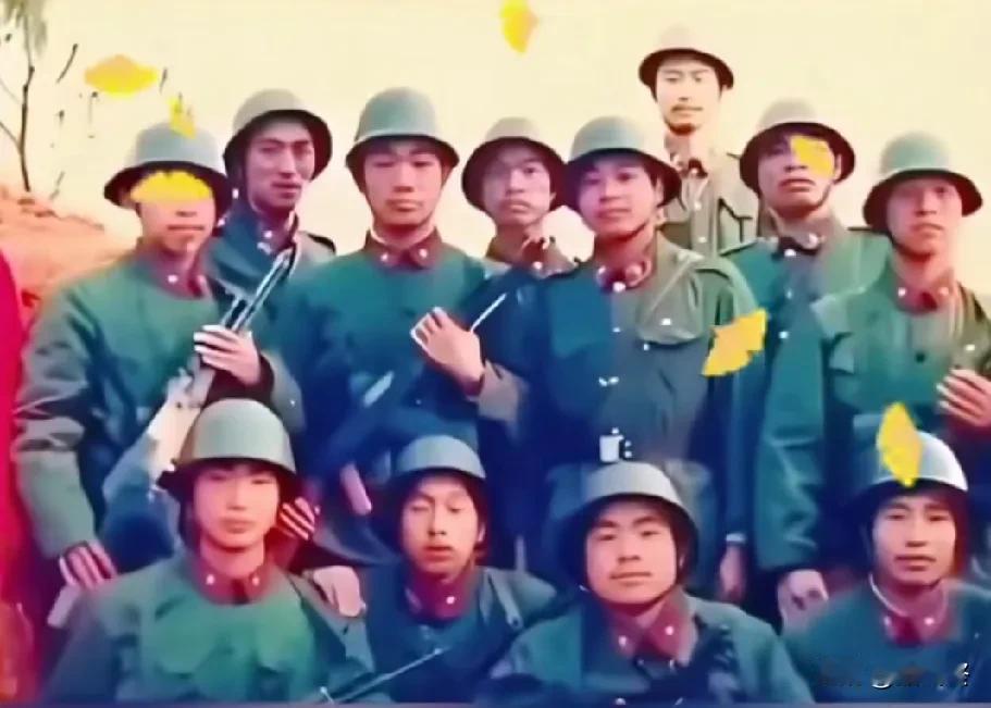 这张珍贵的老照片拍摄于1987年1月7日。对越白卫反击战收复老山战役中，12名敢